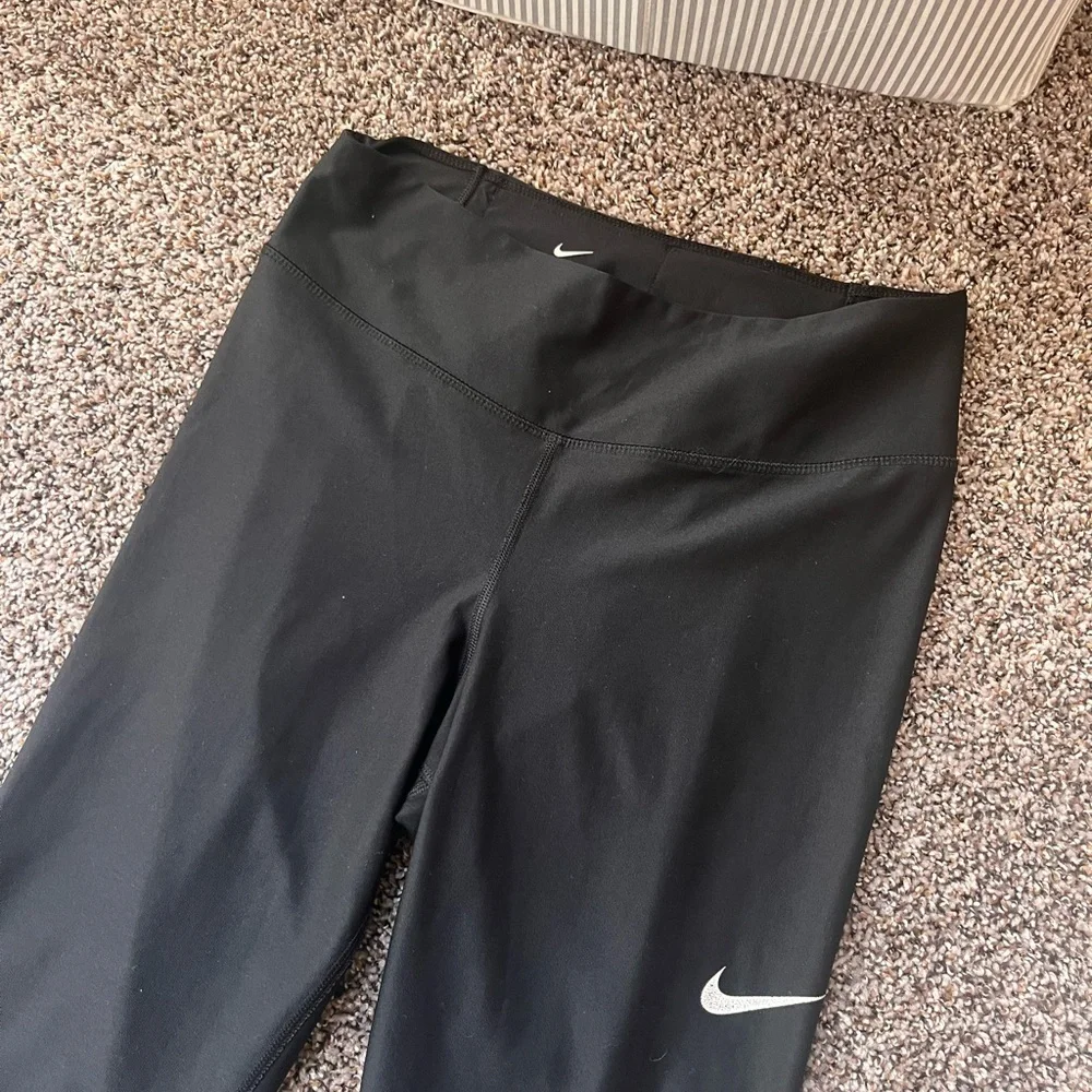 Nike Dri-fit Black Leggings with White Logo - Picture 4 of 6